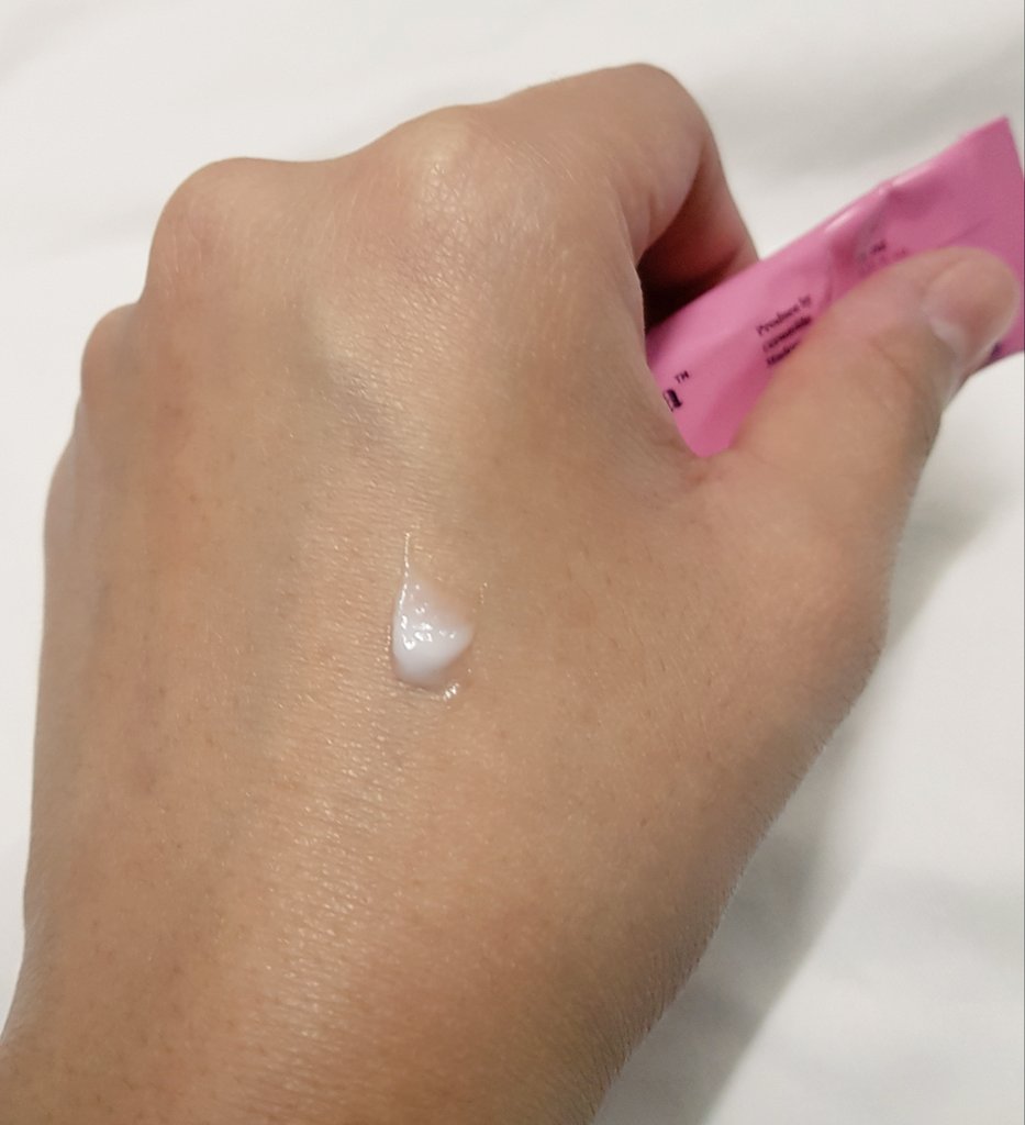 foxeryrose's tweet image. คืนเดียว! สิวที่ทำท่าเหมือนจะขึ้น พอทาตัวนี้ไปคืนเดียว ยุบเลย ดีอ่ะ! เนื้อครีมพอทาลงผิว
ให้ผิวลื่นๆอิ่มน้ำ นุ่มมาก หมดหลอดเล็ก ซื้อต่อหลอดใหญ่แน่นอน #ไว้รีวิวห้ามขายของโว้ยย 
#ใช้ดีบอกต่อ