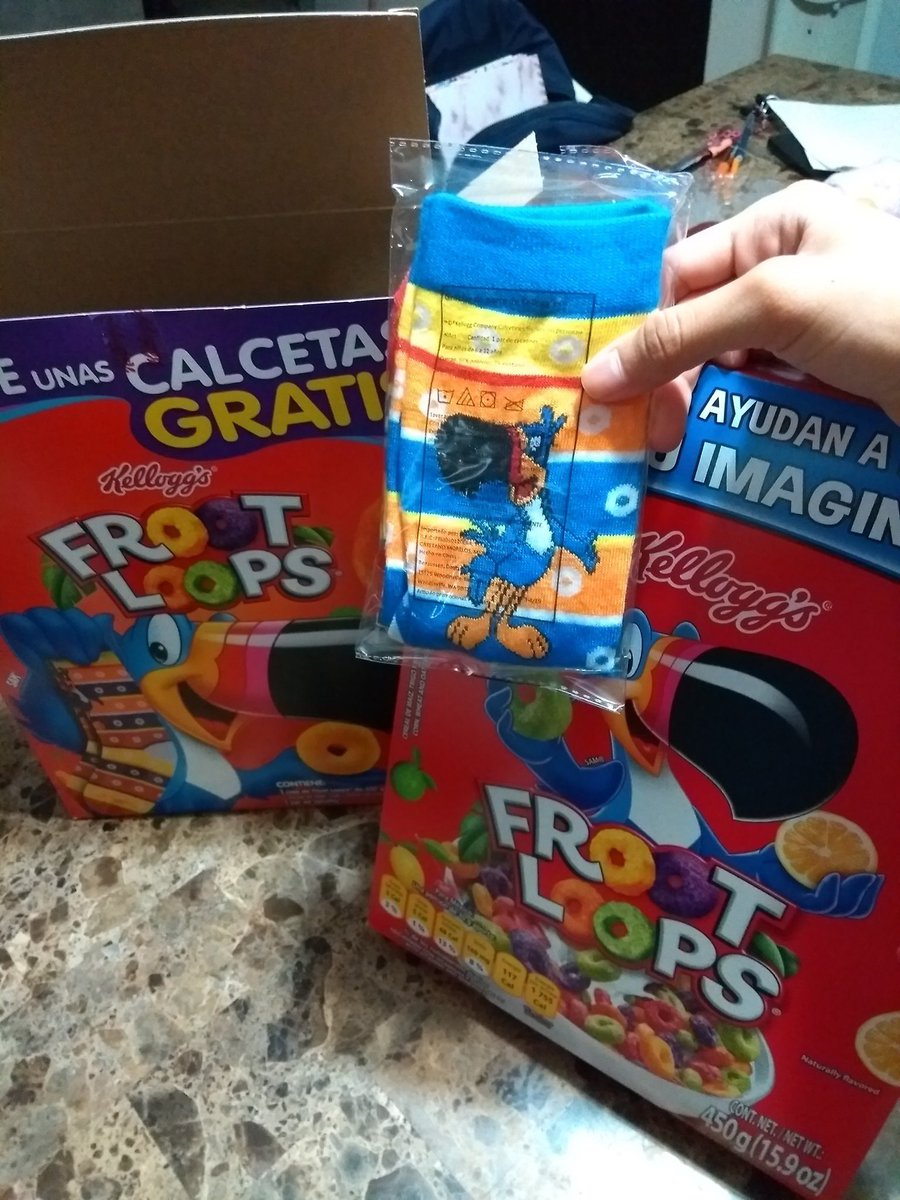 SoyGordoFeliz's tweet photo. 🐷🚨 #AlertaGorda 🚨🐷
Si el tío @frootloops cree que vamos a correrá comprar su nuevo empaque nada más por las calcetas está en todo lo correcto 😱
#Deme2 https://t.co/rV1tvtC5cU
