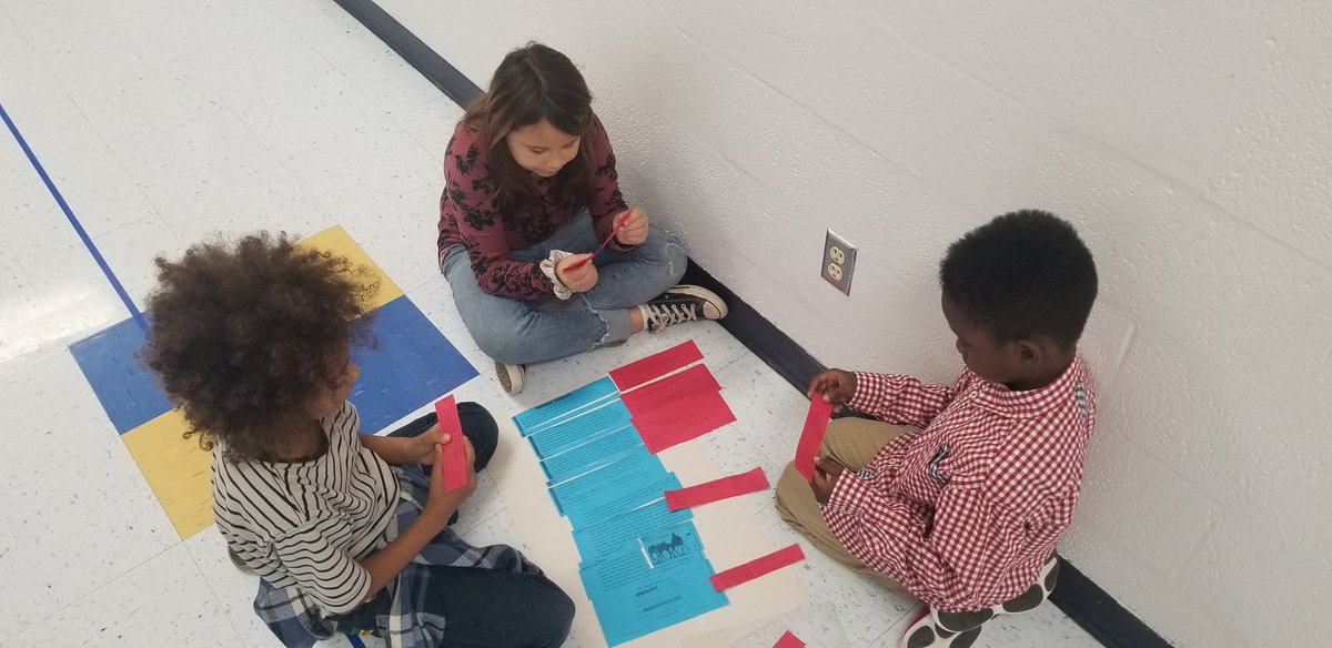 AlexSchenck5's tweet photo. Reviewing main concepts from the 1st 9 weeks in ELAR! "We are growing our brains." 😁  #puttingitalltogether #haynesalltheway #watchus @kaybird201472 @haynes_nwa @LoriApple4 @courtneylyn78 @DeangelusErin https://t.co/37LjXr0RZw