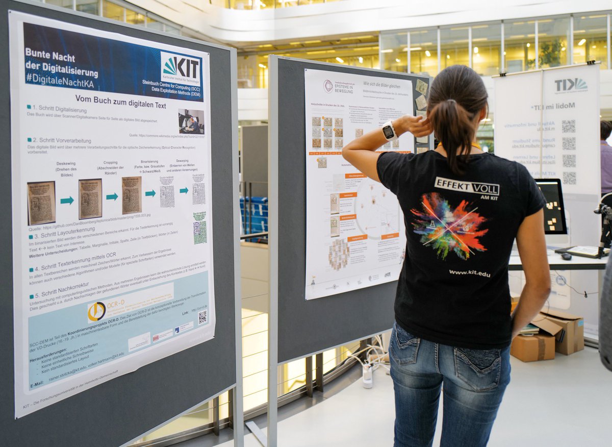 KA_digital's tweet photo. Bunt, divers &amp; digital: Engineers Without Borders, digitale Methoden für Geisteswissenschaften des SCC oder IT-Sicherheitsforschung von KASTEL können im Foyer des Kollegiengebäudes Mathematik @KITKarlsruhe erkundet werden. #DigitaleNachtKA https://t.co/j8go9gYrIK