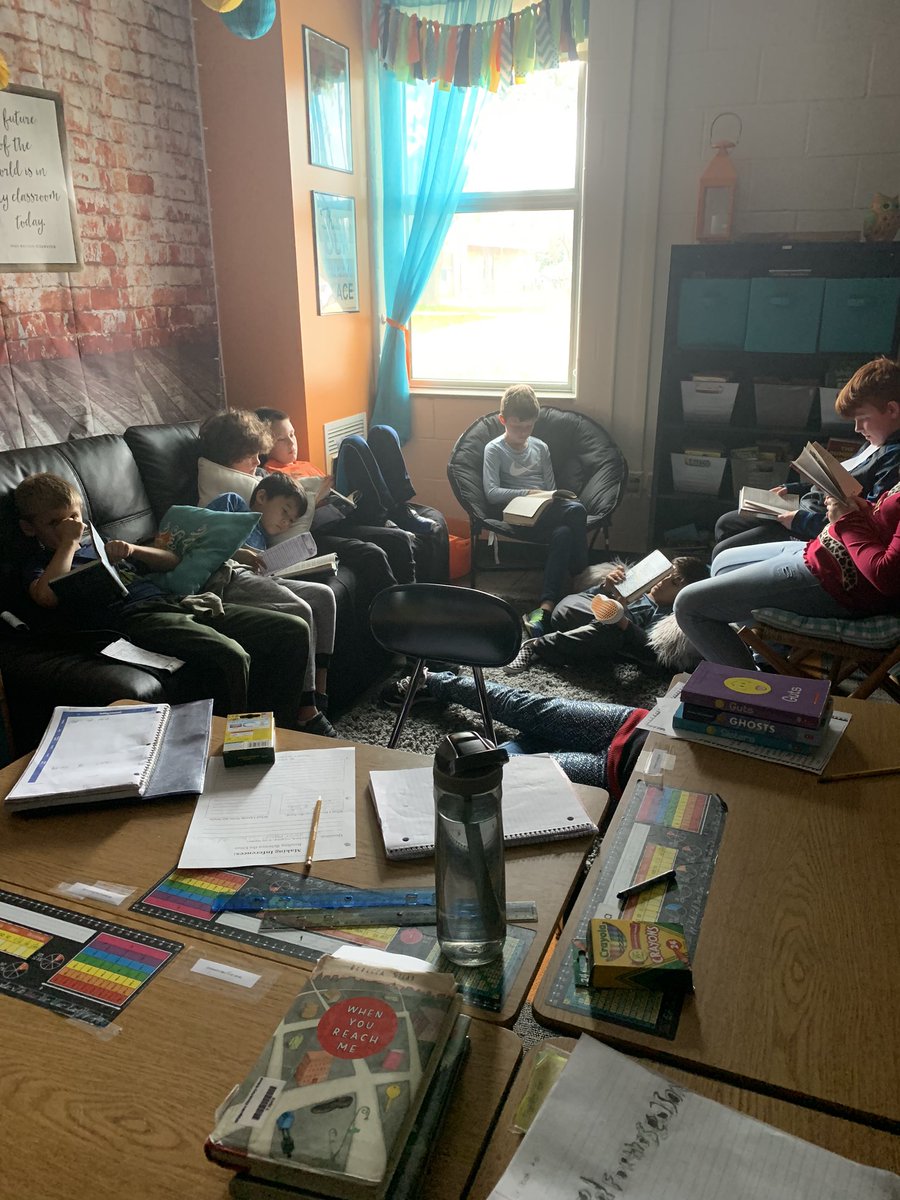 HiattTony's tweet photo. The lights may be out in LeClaire, but the learning never stops at Bridgeview! Parents, your kids are safe, sound and LEARNING. Super proud of our students and staff for persevering in keeping the learning going today. Shout out to 4R and 6S! #pvpride #bvpride #roofraisinmoments https://t.co/OMAcFlaiqI