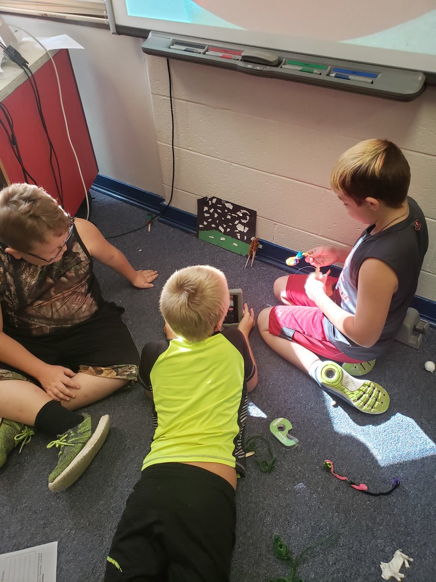 wsmithpes's tweet photo. My @JMUCoE led a great problem and solution lesson using stop motion. The teamwork throughout was great to see! #plainstigers https://t.co/9ggg5qgb9N