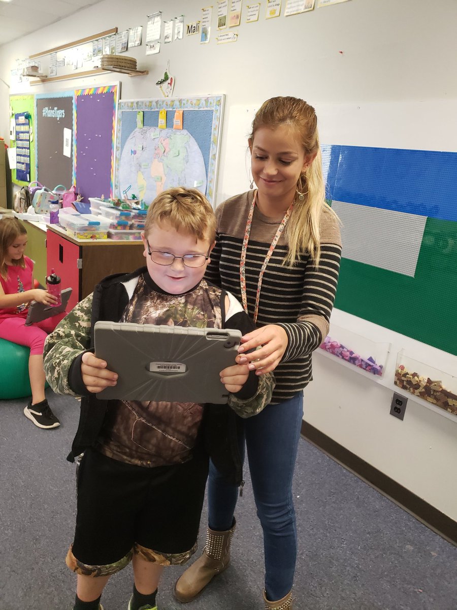wsmithpes's tweet photo. My @JMUCoE led a great problem and solution lesson using stop motion. The teamwork throughout was great to see! #plainstigers https://t.co/9ggg5qgb9N