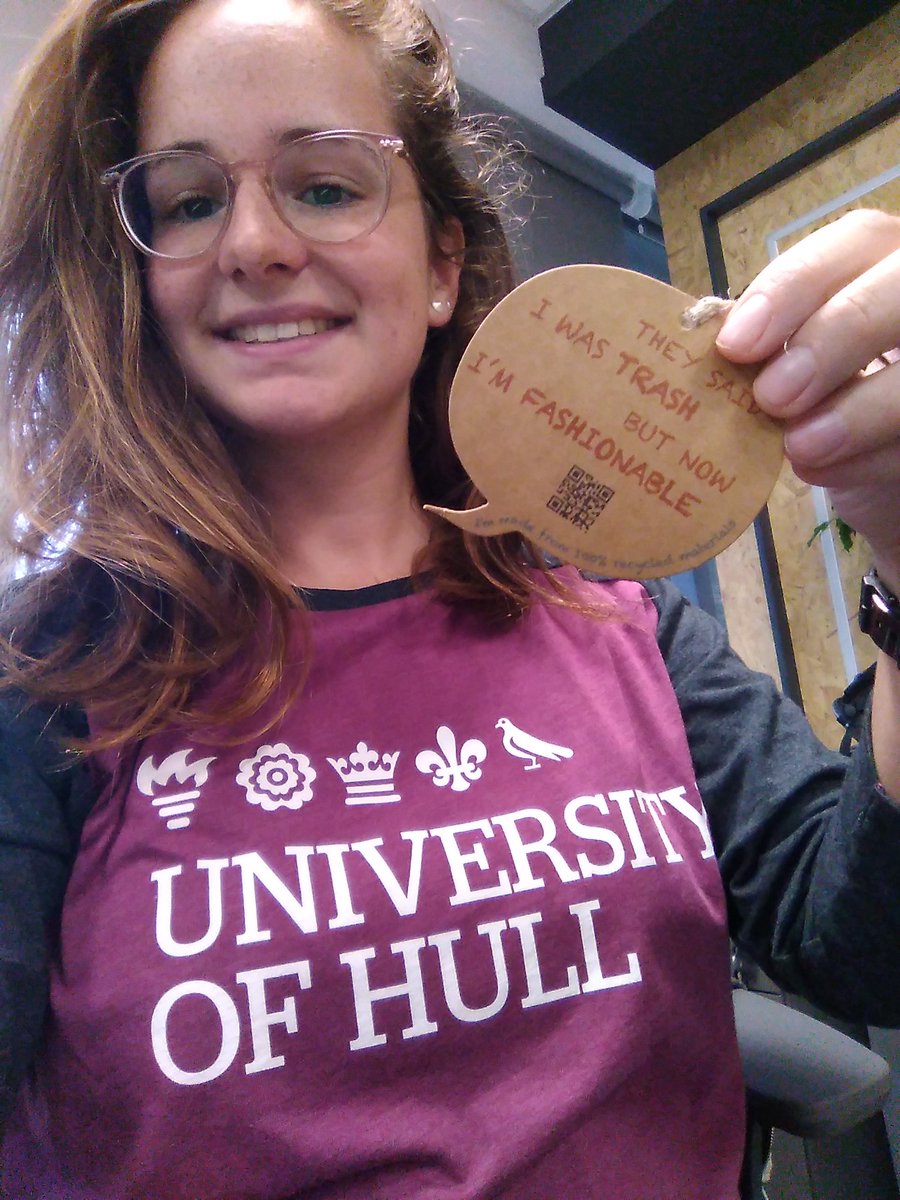 FeeTenbrink's tweet photo. Love my new @UniOfHull t-shirt made from 100% recycled materials! Let's hope there is more sustainable clothing available soon! @HullUniUnion #myplasticpledge https://t.co/3IeJyTfmVg