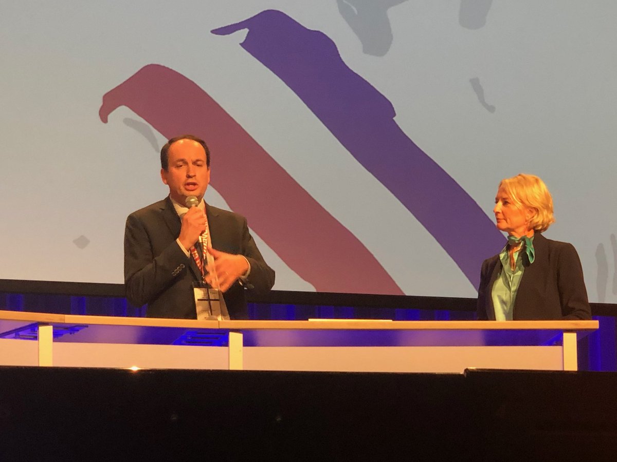 gchevrollier's tweet photo. AG #AMF53 : intervention sur le statut de l'élu loi #EngagementEtProximité : améliorer les conditions d'exercice des mandats locaux, concilier vie professionnelle et vie personnelle, protection des élus et faciliter l' engagement sont au coeur des propositions du @Senat https://t.co/FfVBGLKPsi