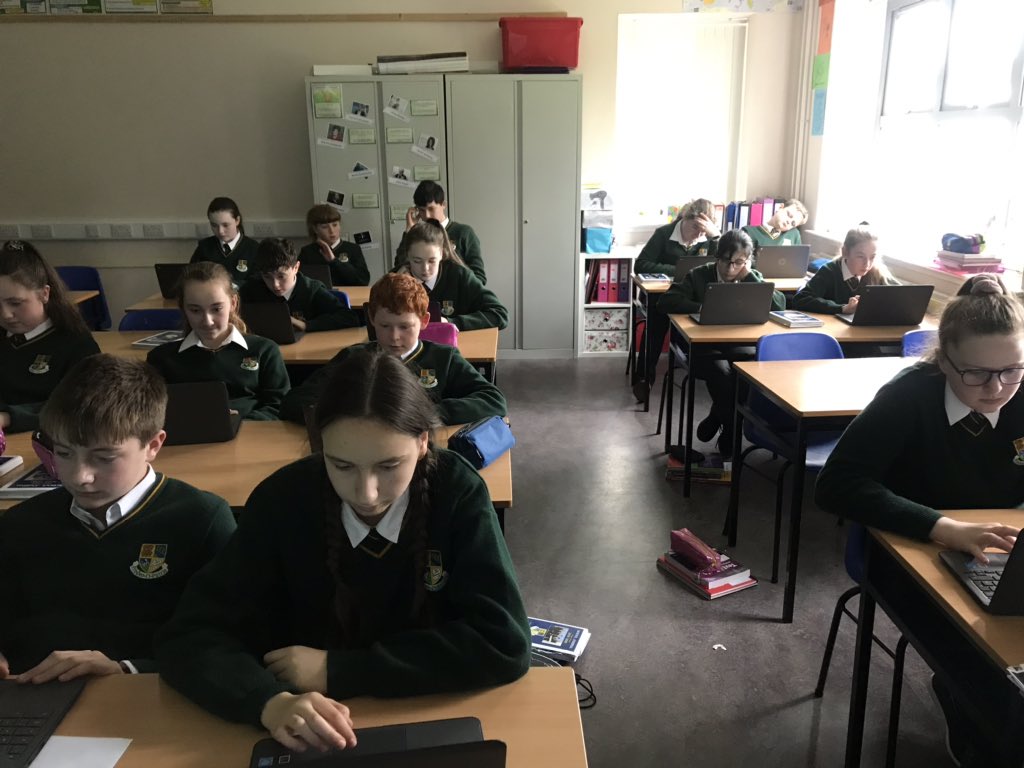 codingstclares1's tweet image. Fantastic week in St Clares Comprehensive enjoying @CodeWeekIRL @CodeWeekEU @scratch @PDST_TechinEd @SligoEdCentre @SligoEdCentre #coding #21stcenturyproblemsolving   #lego @accsirl looking forward to meeting “Milo” next week