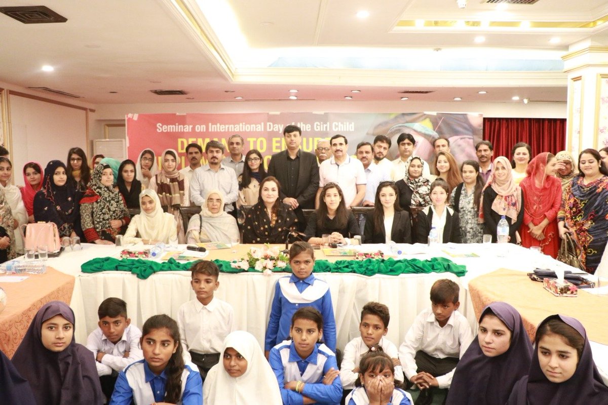 SKhanAthlete's tweet photo. Glad to have met innocent little girls today &amp; listened to their stories of courage &amp; resilience. 
The issue is that, they are facing the same challenges which we &amp; our older generation have been facing, when are we going to leave a better world for them?
#DayoftheGirl #IGCD2019 https://t.co/532nEVjL0W