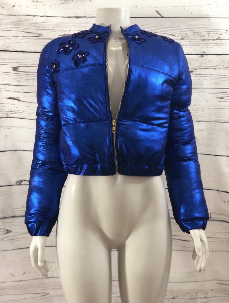 CourtneySamone's tweet photo. 💙Metallic blue  bubble jacket by yours truly #GetItCustom #CourtneySamone #WhoAreYouWearing  Available now https://t.co/BNTM17eekA💙 https://t.co/4LhwC3P1mY