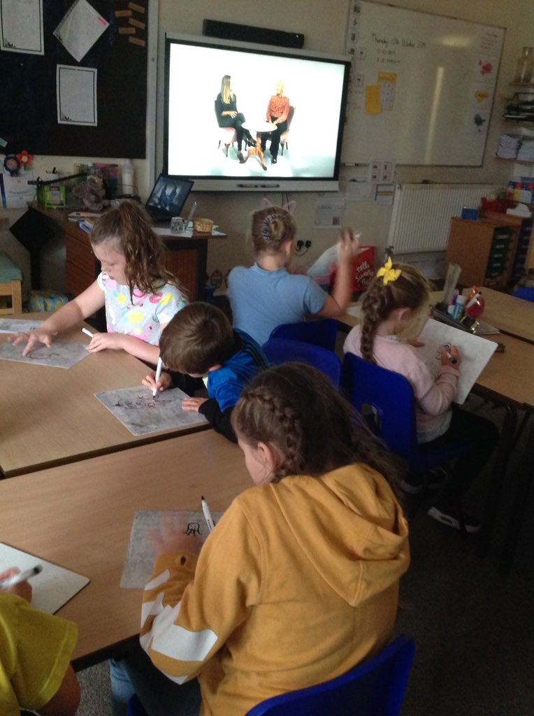 miss_oxborough's tweet photo. 4O have discussed things that they have done this week that are good for their wellbeing. We also set ourselves three targets for the weekend. Mine are: going for a walk in the park, reading a good book and singing in the shower. ππ€¦πΌββοΈ what are yours?#BBCTeachLesson @BramleyJunior https://t.co/tJBzIoUrWb