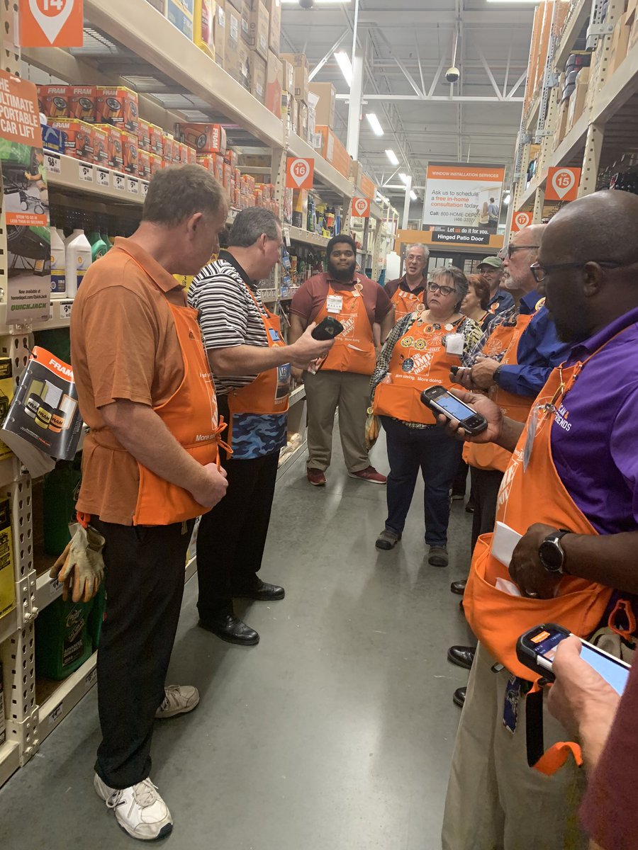 It’s always a great DBW with <a href="/MccourtDonTHD/">Don Mccourt</a> teaching the team the importance of shelf availability! <a href="/DeeByars/">DeeByars</a> <a href="/THD_HXT/">Thompson</a>