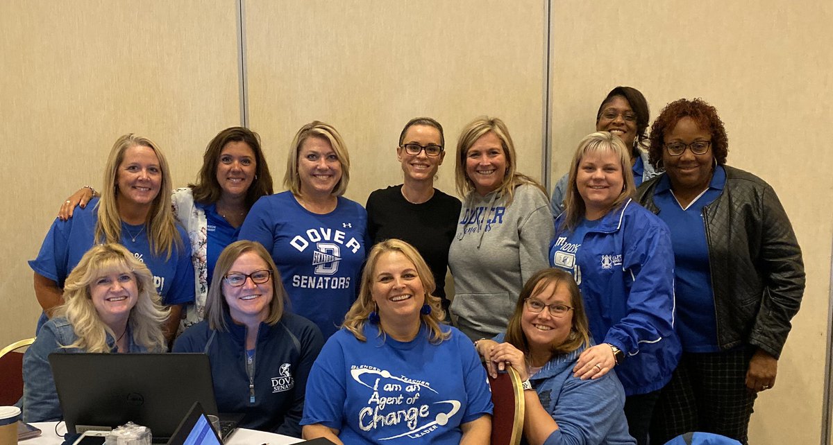 marymurrian's tweet photo. Look who is in the middle! @Catlin_Tucker wonderful workshop! @Sylviashoegal @justmiller79 @harlaam23 @KathiStephan_ @CathyS_csd @LindsayO22 @MrsLouder @McClarinTeach @dunford_paul @BenjamanWells @CSDSenators @CSDTechBytes https://t.co/jnwJ40gsox