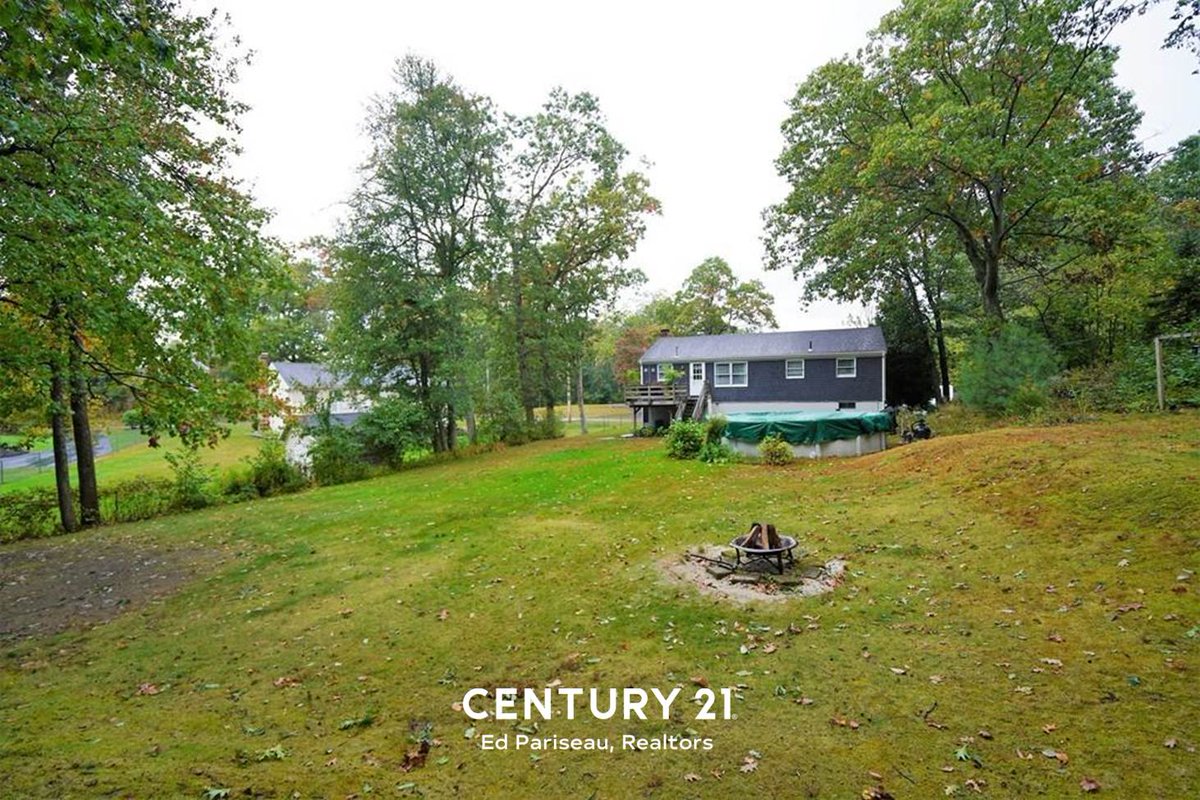 SandraCsells's tweet photo. 🍂 🍁 GREAT NEW LISTING... GREAT LOCATION!! 🍂 🍁
1 Highpoint Drive, #NorthAttleboro
7 rms |  3-bdrms  |  1.5 baths  |  $379,900
#justlisted #homeforsale #moveinready #finishedlowerlevel #largelot #privacey #SandraCsellshomes #c21epr #Century21 #relentlessmoves #listreports https://t.co/B36jQjXp2U