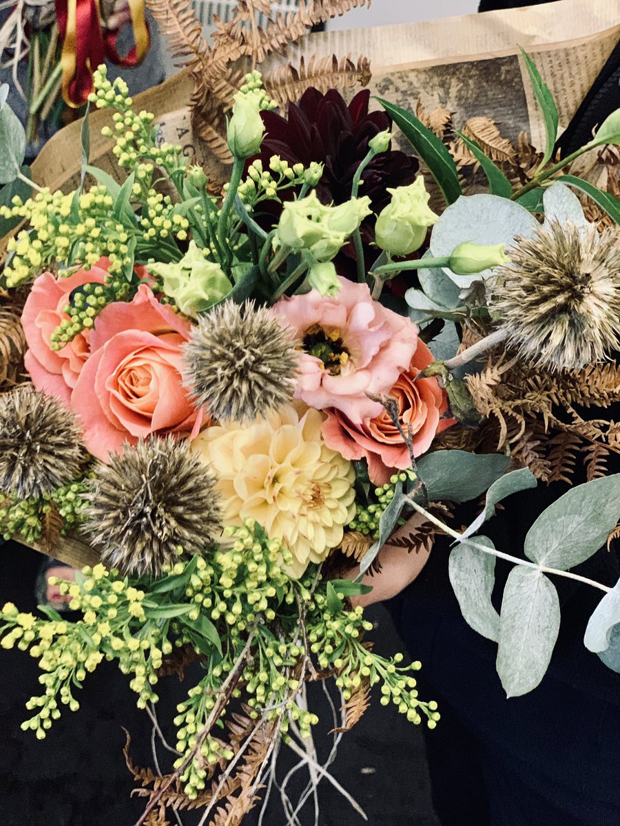 Great Friday Flower workshop with some lovely ladies &amp; welsh grown loveliness #lastofthebluehilldahlias