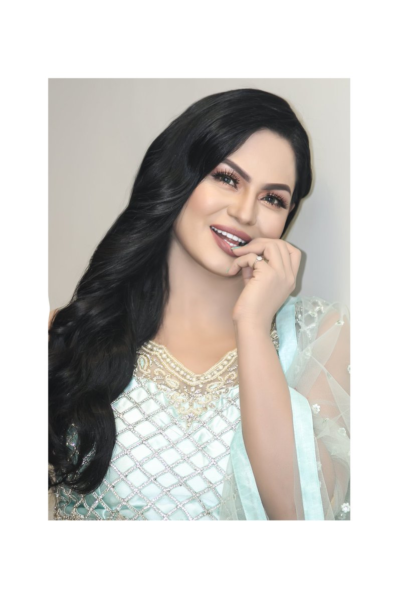 VEENA MALIK tweet media