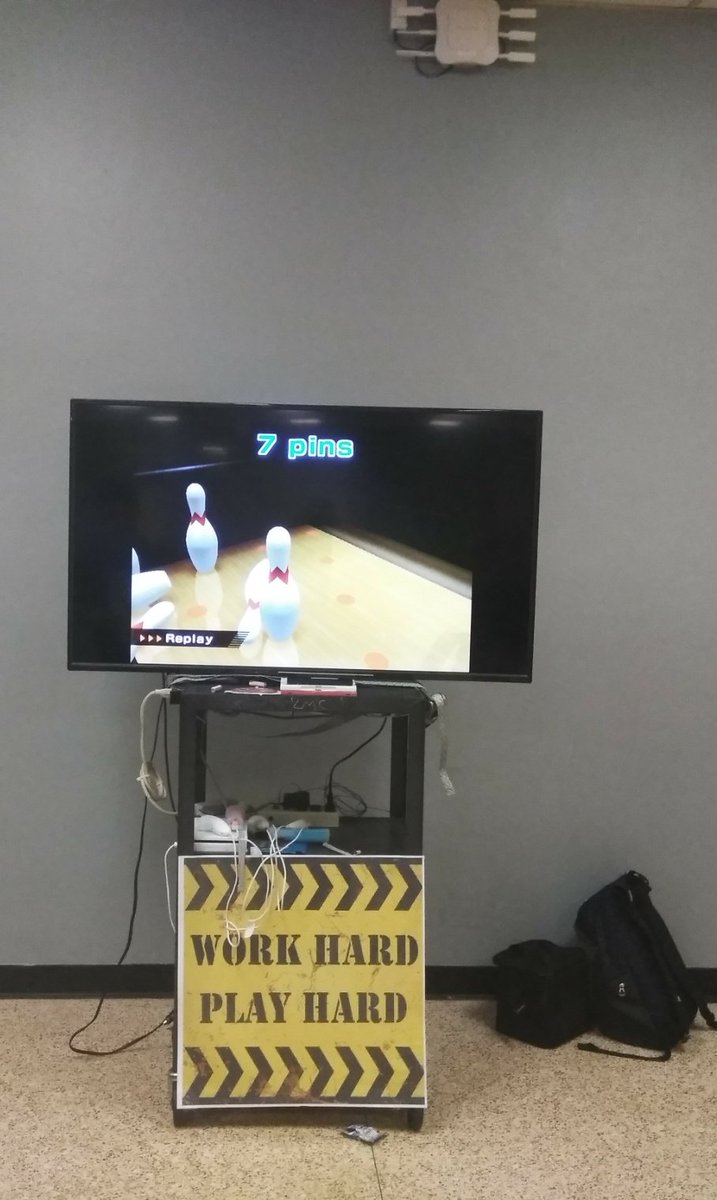 regulatorawm's tweet photo. Our Tiger Techs had a great time running the Tiger Arcade with Mario Brothers, our New Flight Simulator, and Bowling @WRTTIGERS #LunchTimeRocks @MDCPSSTEAM @drldiaz @CTEMiami @MDCPS_MSR https://t.co/VQbrt0qtx3