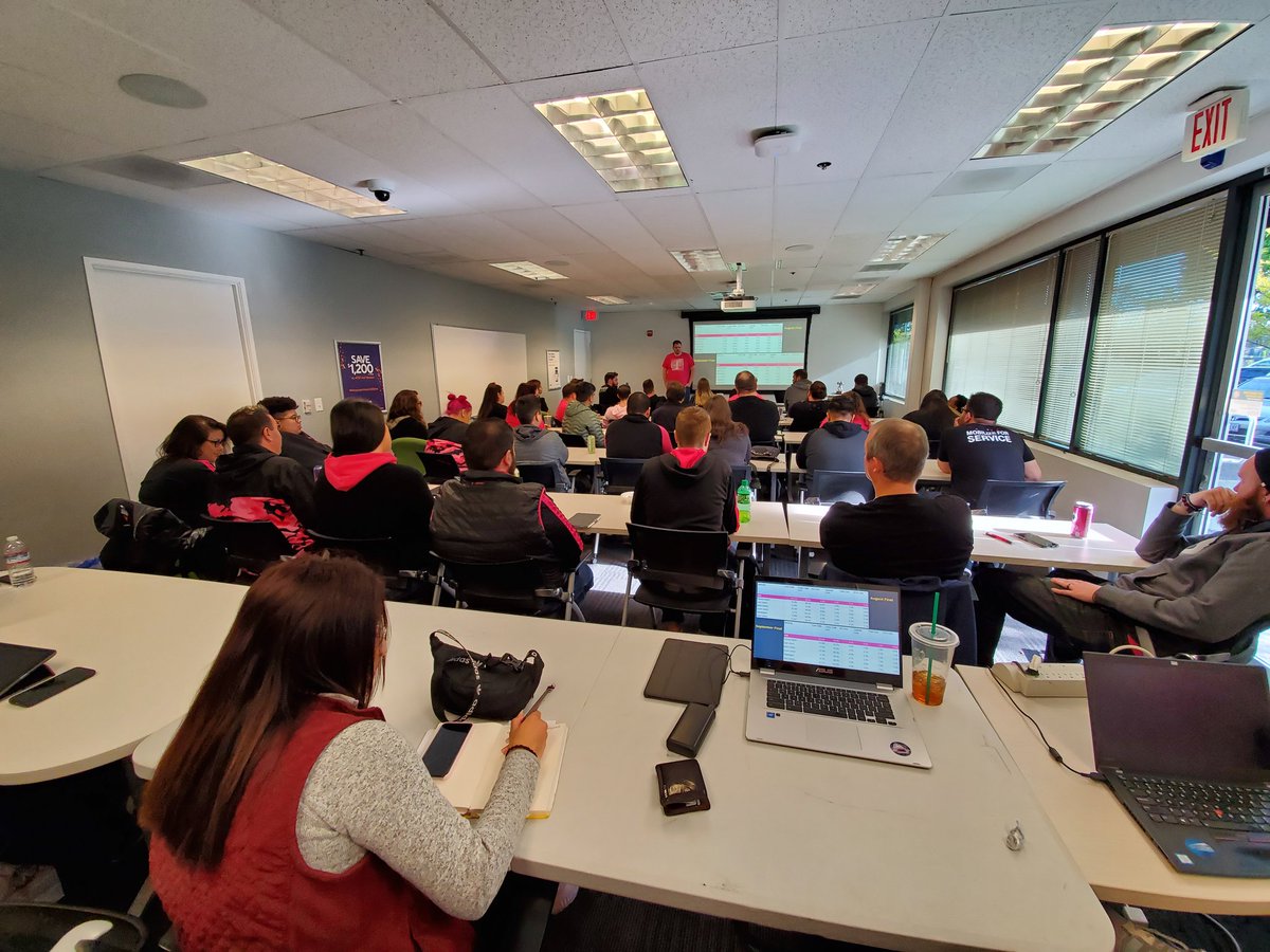 Making friends and setting up the greatest region for success! #pdx #TMobile <a href="/RealEWInc/">Exclusive Wireless</a> <a href="/anthonyheng82/">Anthony Heng</a> <a href="/tommyhheng/">Thomas Heng</a> <a href="/bruin_bryan/">Bryan Bruin</a> <a href="/therealTJuber/">Tyler Juber</a> @brndn_denney @alainamoeai <a href="/JessicaLHickman/">Jessica Hickman</a> <a href="/NicholasShine1/">Nicholas Shine</a>