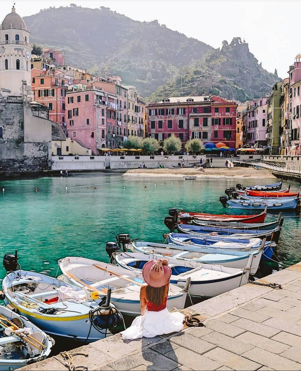 🌍 @blank_amarillo is Not Lost 🌍 in Vernazza, Italy #traveladdict #travelphotographyguide #photooftheday #bestvacations #bestdestinations #travel #followforfollowback #likeforlikes #wanderlusts #italy #italy🇮🇹