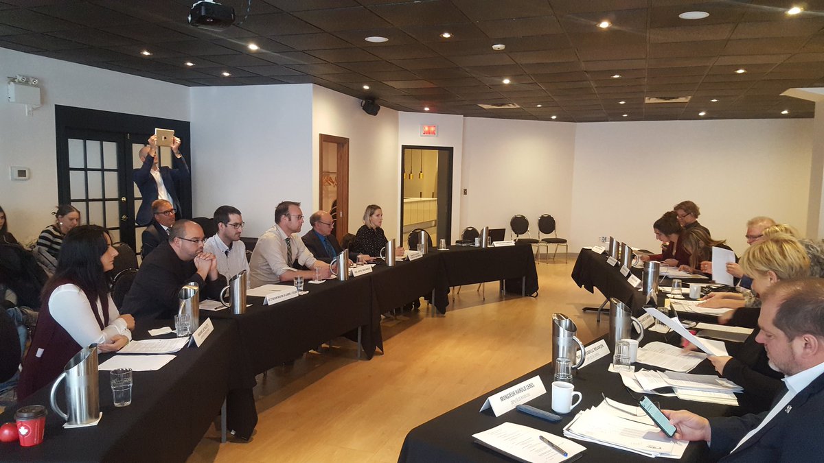 acluneau's tweet photo. La deuxième partie des audiences de la Commission sur l'avenir des médias à Rouyn-Noranda débute.  Des représentants de la FPJQ locale et des journaux le Citoyen/l'Eclat seront entendus. https://t.co/5ttxwT7C9B
