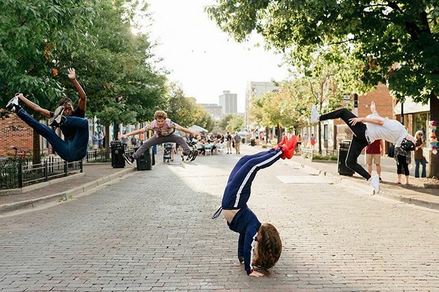 alisonkamper's tweet photo. Friday’s got me like.... actually this month’s got me like... editing 80 @funklabdance dancers and an engagement session, 5 more weddings, 3 sessions, a mentorship, prepping for 4 festivals in November and getting boutique orders ready for @wildrootscrea… https://t.co/VxaBGIZlgf https://t.co/CzI2eRpjI3