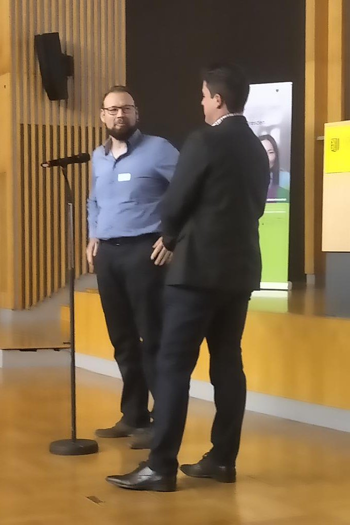 F_Boesenberg's tweet photo. International talents from @wandelbots @DAS_EE @salt_solutions @itelligence_de  @CommSolid  @QuoData @StaffbaseHQ  @PrehCarConnect  @GFfab1+many more pitching for new international talents during the @intapdresden campaign launch :) Great to see such a #diversity in #Dresden! https://t.co/BHoz5lWF2l