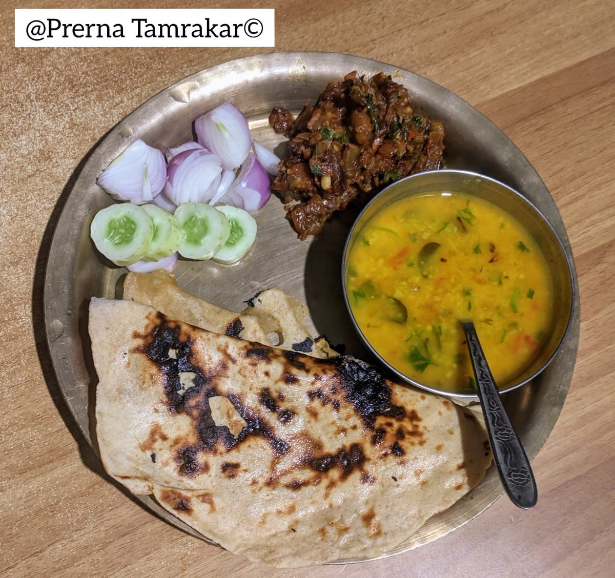 #dinner #baiganbharta #chanadal #homemade #tandooriroti #burnt #salad #foodie #Mumbai