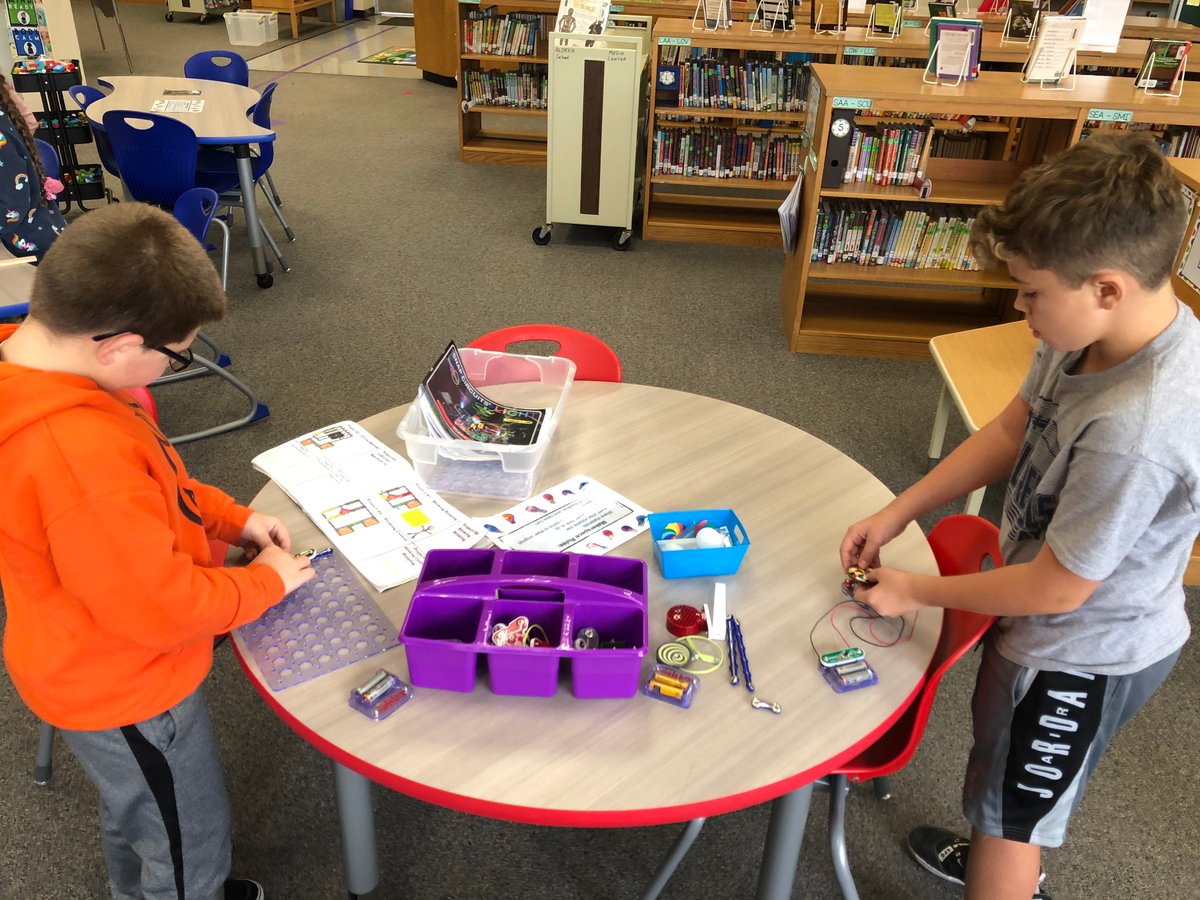 CodingKearney's tweet image. The #IDEAlab is alive and kickin&apos; @HowellTwpAldrch