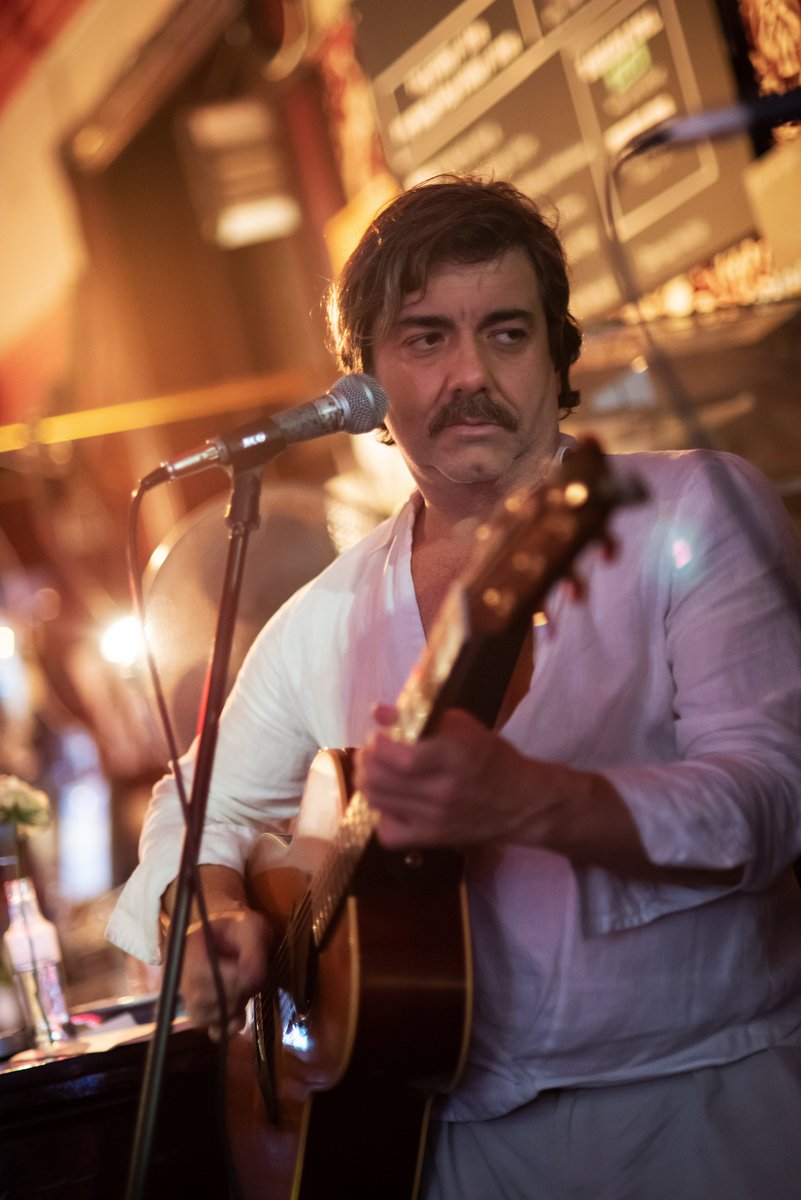 bravedaveyboy's tweet image. More fab gothic captures from the @VampireEdred launch party at @ORLTheatre. Pix by #AnneKoerber. ♥️👏♥️