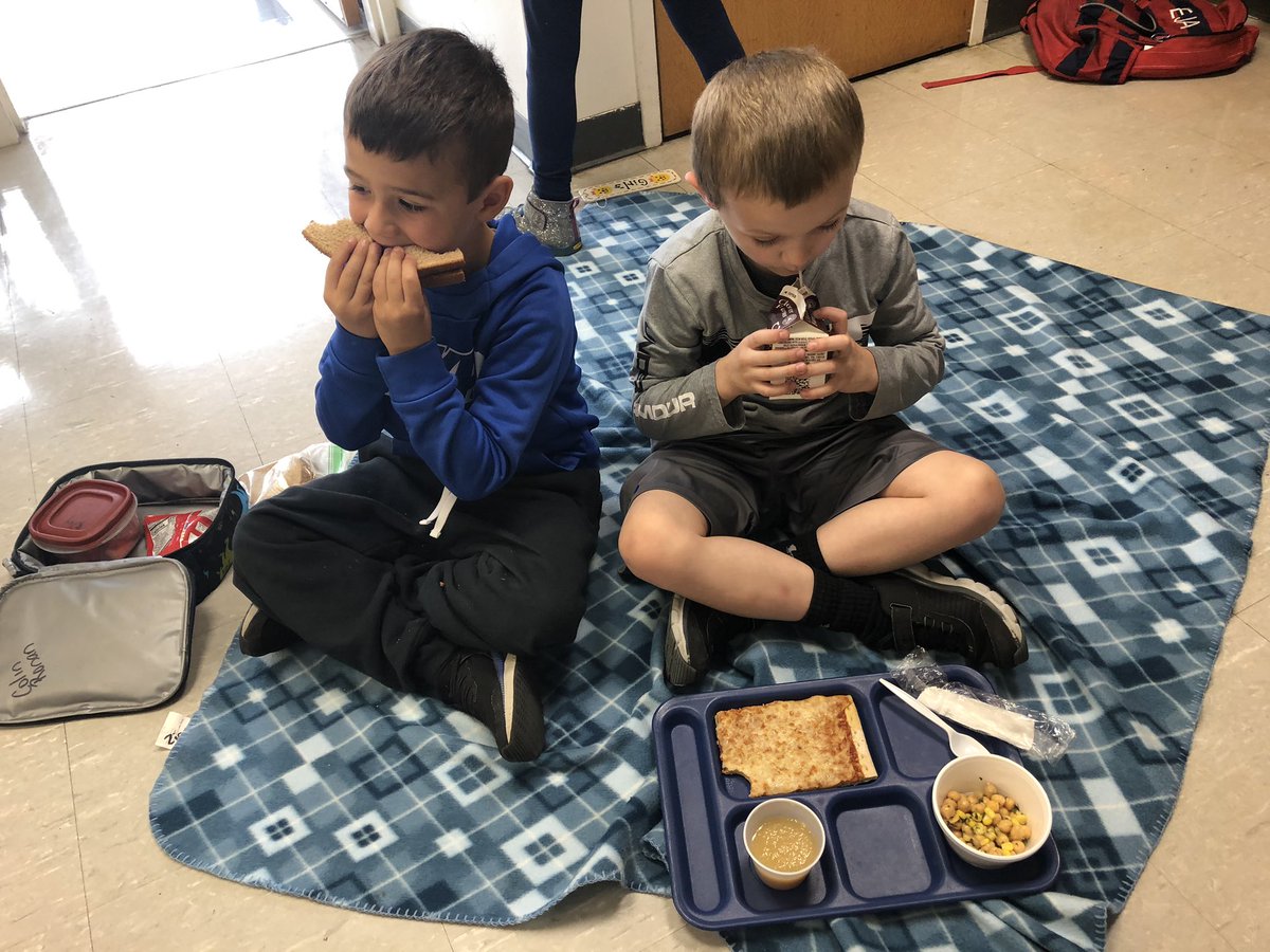 Laura Bernstein tweet media