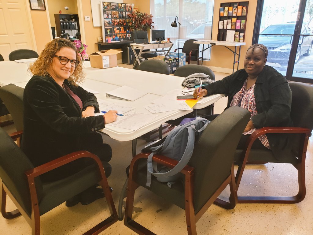 BJburkley's tweet photo. @DrNJonesTSU @MaplesNoel @BJburkley Being of service to other! #servicelearning @TarletonFW #SOCW https://t.co/Yz63JVfeJP
