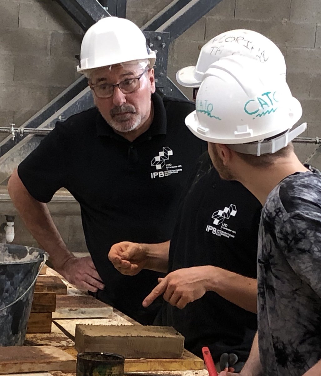 FEIDTD's tweet photo. Promotion majeure des métiers du BTP : « Les coulisses du bâtiment » organisées par la FFB 67, le syndicat des entreprises des travaux publics du Bas-Rhin et la CMA en partenariat avec le lycée Le Corbusier qui, en deux jours a accueilli 1300 visiteurs sur ses plateaux techniques https://t.co/yd4tQGMjvs