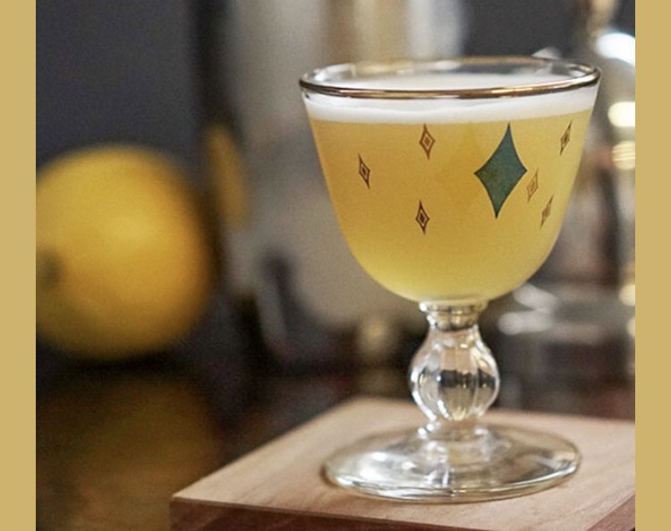 Today’s #Bittercube #drinkoftheday - Pineapple Amaro Sour #SpiritsEnlivened ow.ly/no1030p2nzR <a href="/heirloomliqueur/">Heirloom Liqueurs</a>