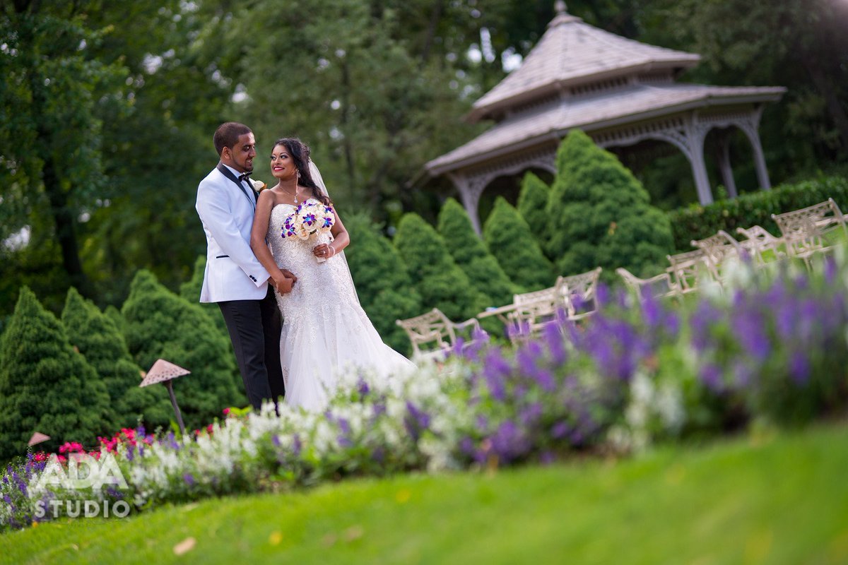 CrestHollowCC's tweet photo. Smile, it's the weekend!
Beautiful 📸 by our preferred vendor ADA Studio
#cresthollow #cresthollowcountryclub #followcresthollow #cresthollowweddings #wedding #weddings #longislandwedding #longislandweddings #liwedding #liweddings #smiles #smile #smileitstheweekend #saturday https://t.co/JU1oE7Ou0h