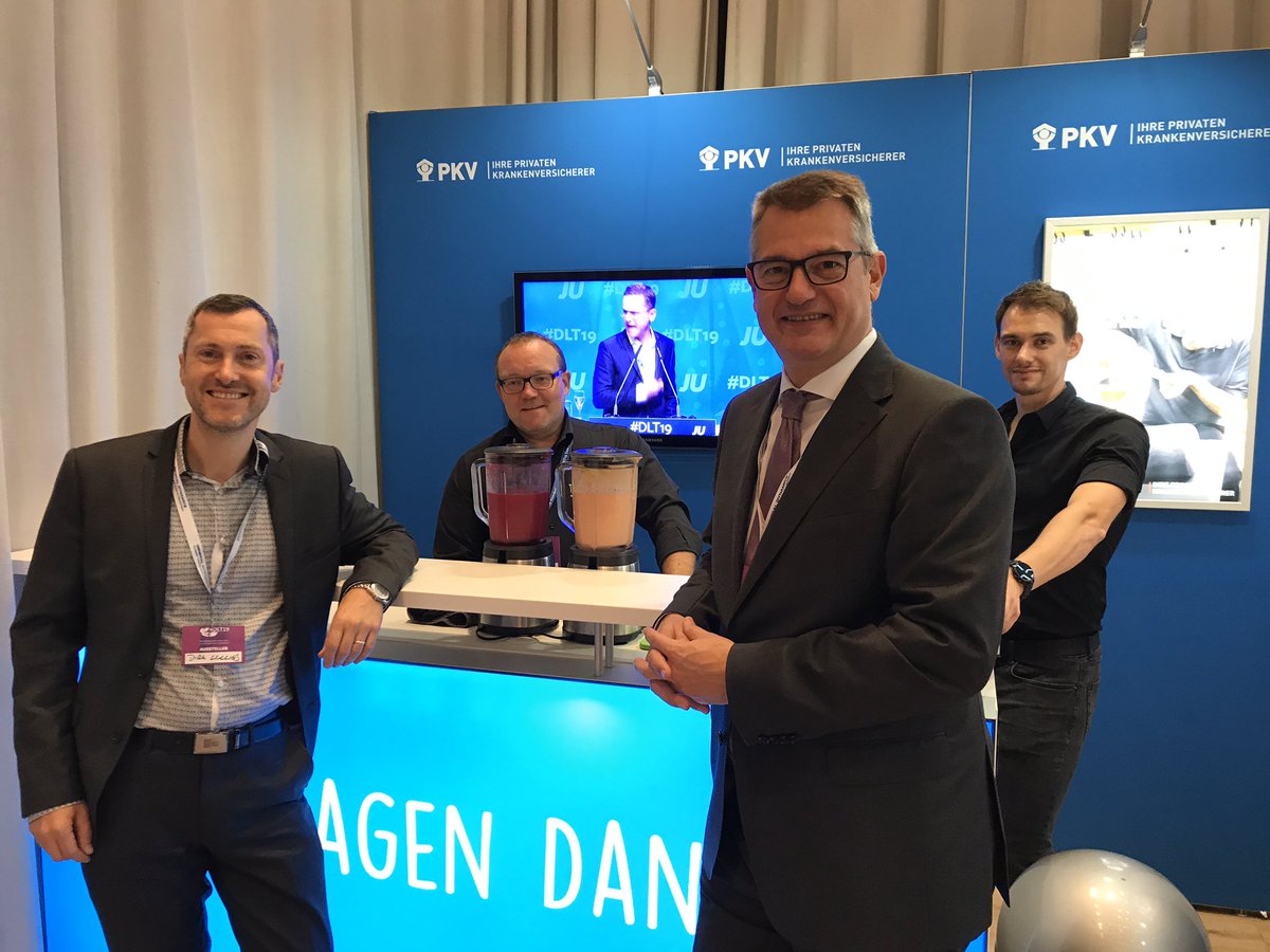 pkv_verband's tweet photo. Auch dieses Jahr mit dabei: Unser Stand beim Deutschlandtag der @Junge_Union in Saarbrücken. Wie immer als Anlaufstelle zu allen Fragen der PKV und mit jeder Menge #Gesundheit in Fruchtform. #dlt19 #PKV https://t.co/znK1GCYSGz