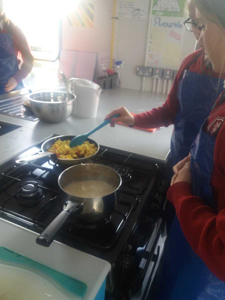 ciaramariedolan's tweet photo. Celebrating #WorldEggDay with my Home Ec classes today #frenchtoast #eggfriedrice #homeeconomics @ClaregalwayColl https://t.co/13WKCHvxnG