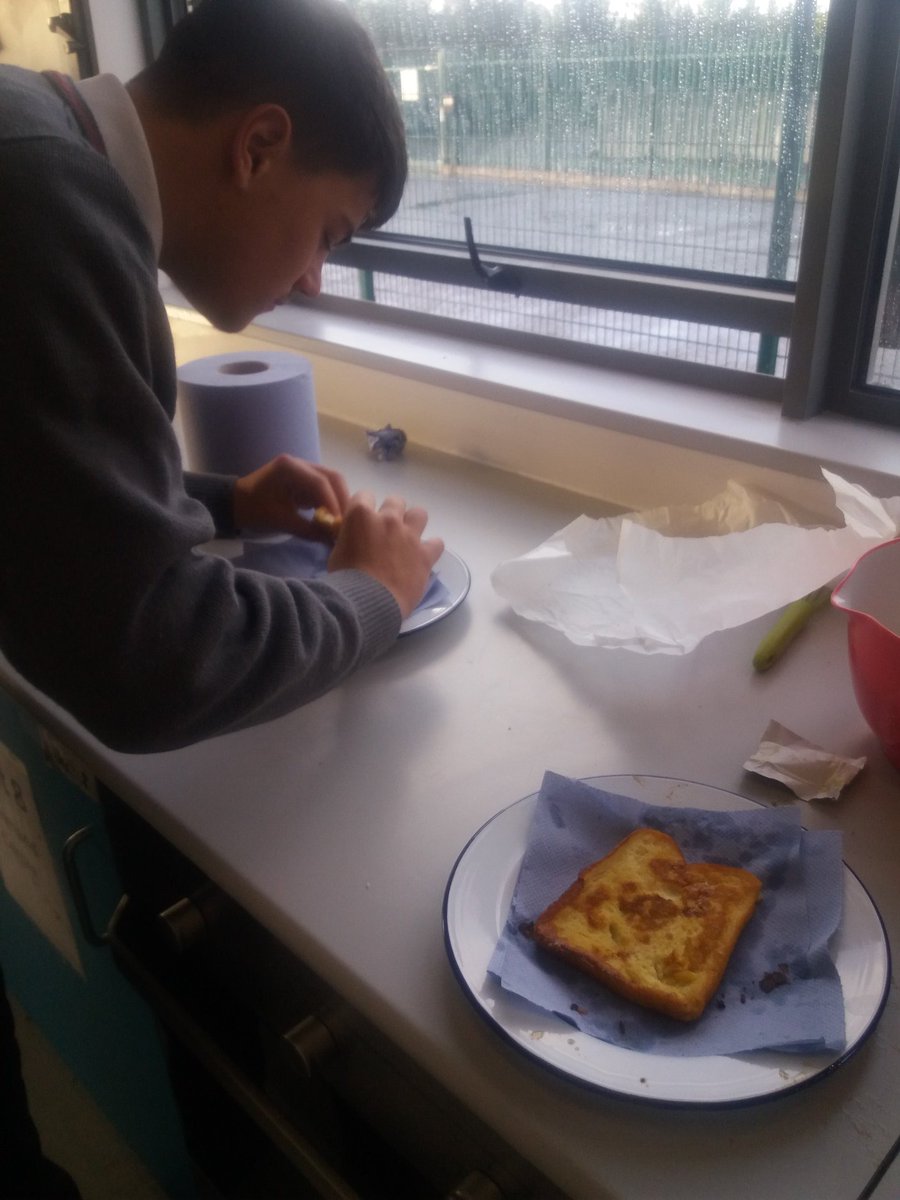 ciaramariedolan's tweet photo. Celebrating #WorldEggDay with my Home Ec classes today #frenchtoast #eggfriedrice #homeeconomics @ClaregalwayColl https://t.co/13WKCHvxnG