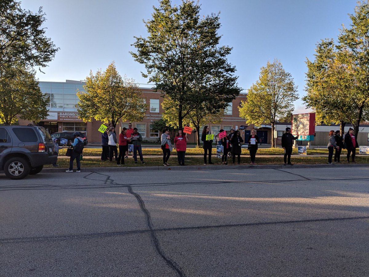 romanaandahmad's tweet photo. Protect our children and defend our public education system! Together we are stronger. Parents, students and educators united at Barondale Public School. #WalkInforEducation @barondaleps @PeelSchools @Sflecce @fordnation https://t.co/kePes4dBrT