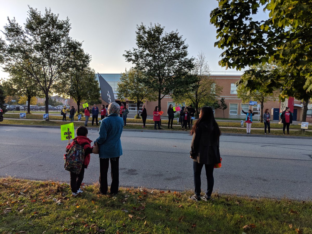romanaandahmad's tweet photo. Protect our children and defend our public education system! Together we are stronger. Parents, students and educators united at Barondale Public School. #WalkInforEducation @barondaleps @PeelSchools @Sflecce @fordnation https://t.co/kePes4dBrT