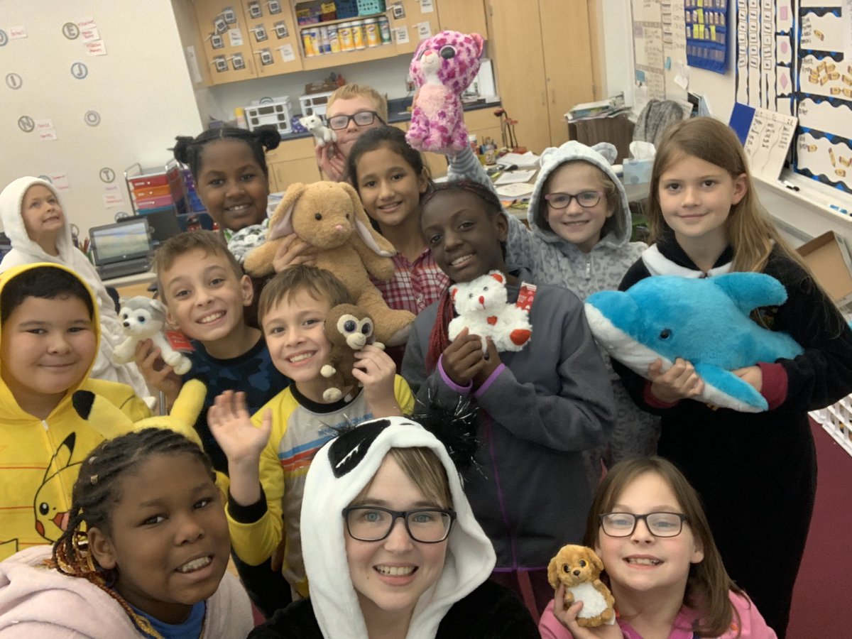FoltzIn4thGrade's tweet photo. Room 200 is rocking pajama and and stuffed animal day! We work so hard to earn our rewards! 👍🏼 @HanawaltHawks https://t.co/5vswZJMmyH