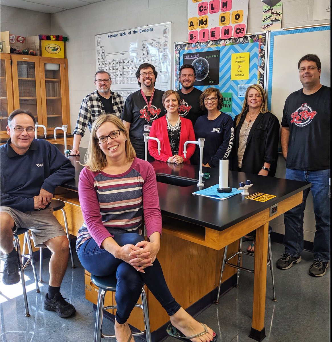LeRoy_CSD's tweet photo. Our Keynote Speaker Amy Hysick, 2017 NYS Teacher of the Year & Science teacher at @NSyracuseCNS also met with our Science Department today!
A great collaboration opportunity for all!
Thank you, Amy!
#LeRoyScience https://t.co/27EJN1tsF4