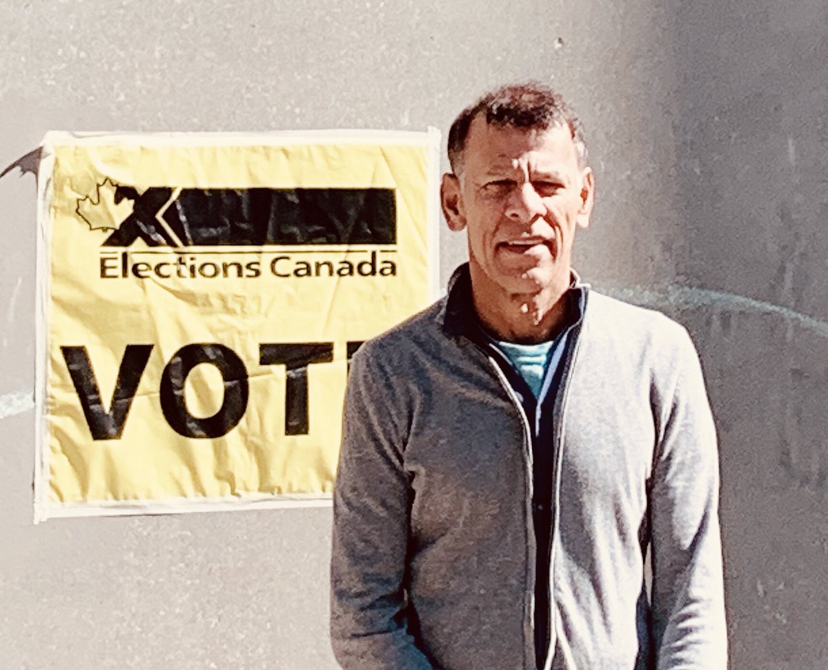CanadianLabour's tweet photo. Early voting has begun and Canada’s unions are encouraging workers to get out and exercise their franchise in advance polls! Why? Because #LabourVotesEarly #elxn43 #canlab #LabourVotes https://t.co/sC0sn0ulaZ
