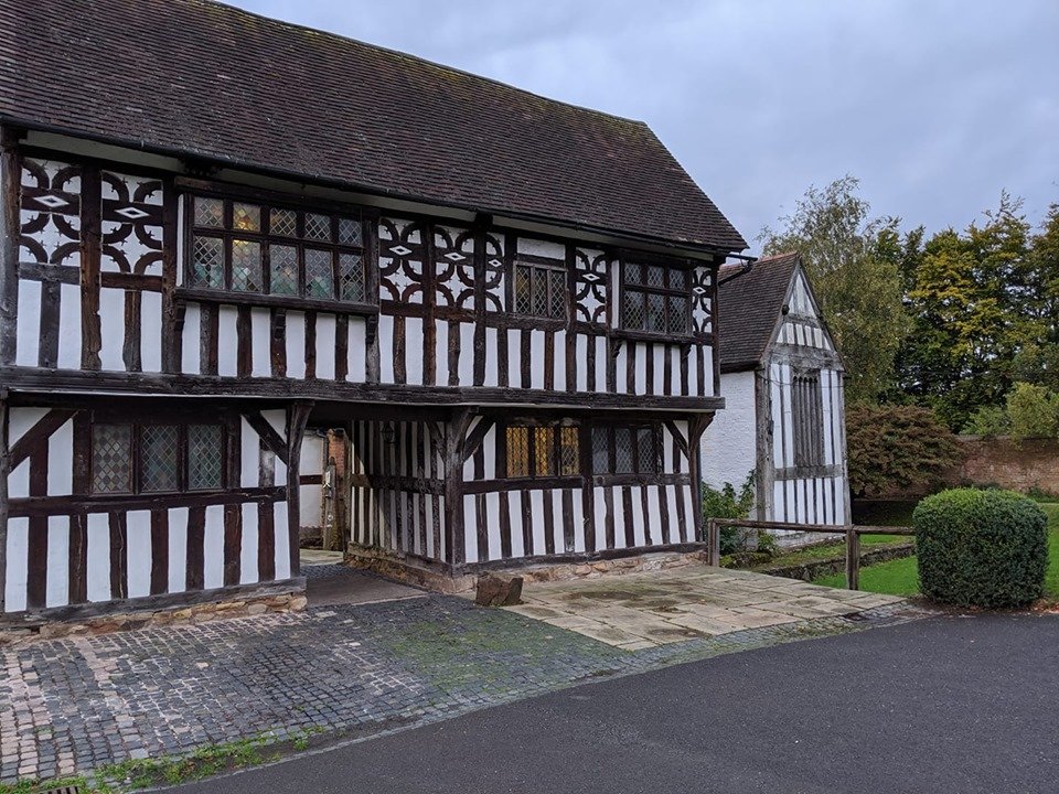 BucksRetinue's tweet photo. Join us this weekend for our last event of the season at @SandwellMuseums Bromwic Hall! We get to make the most of the wonderful interior here too as well as our usual activities 😀⚔️🍗 https://t.co/jDBQDnZc3Y