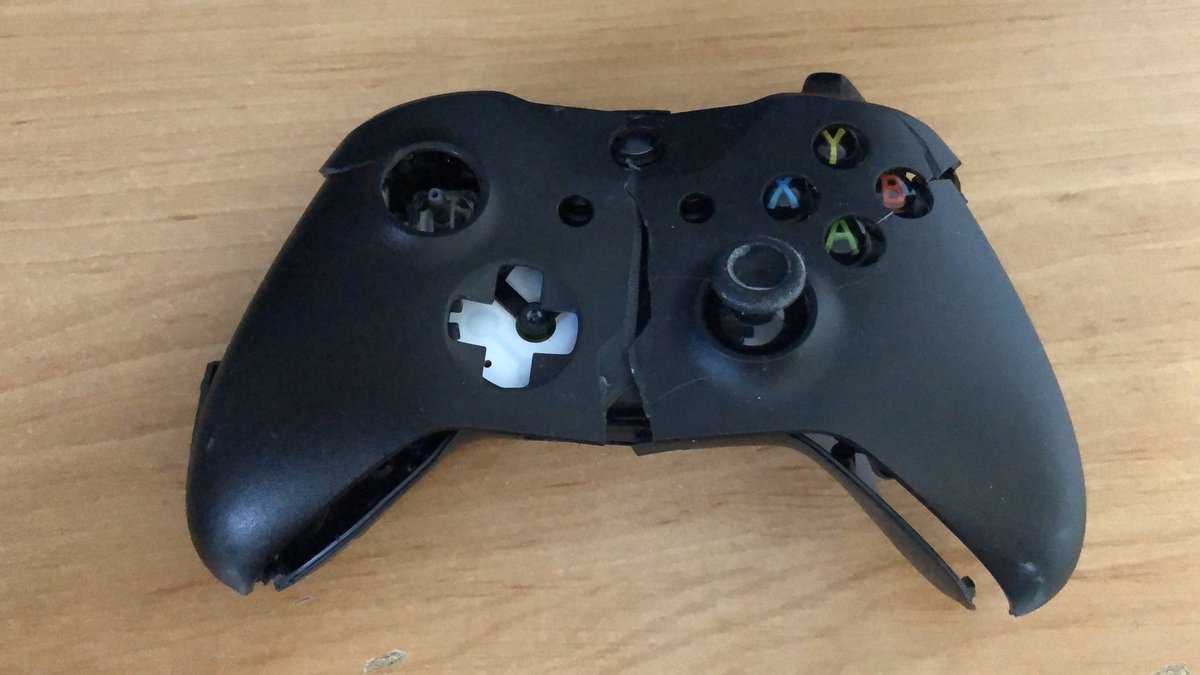 FatMat91HD's tweet photo. Si vous cherchez des pièces détachées, j’en ai un peu partout dans la chambre la https://t.co/ELFS0Rqncs