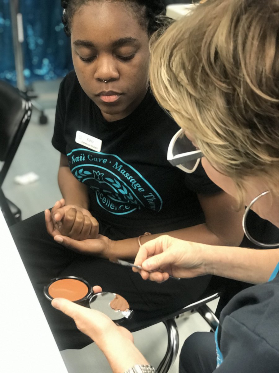 elainesterling's tweet photo. Contouring day at ESI is one of our favorites! #FriYay
.
.
.
.
.
.
.
.
.
#ElaineSterlingInstitute #ElaineSterlingBrands #BeautySchool #ESI #ESIatLenox #LenoxSquare #LenoxMall #BeautyCareer #FutureEsthetician #MakeupStudent #MakeupSchool #ATL #Buckhead #Atlanta https://t.co/K5ldIHruoP