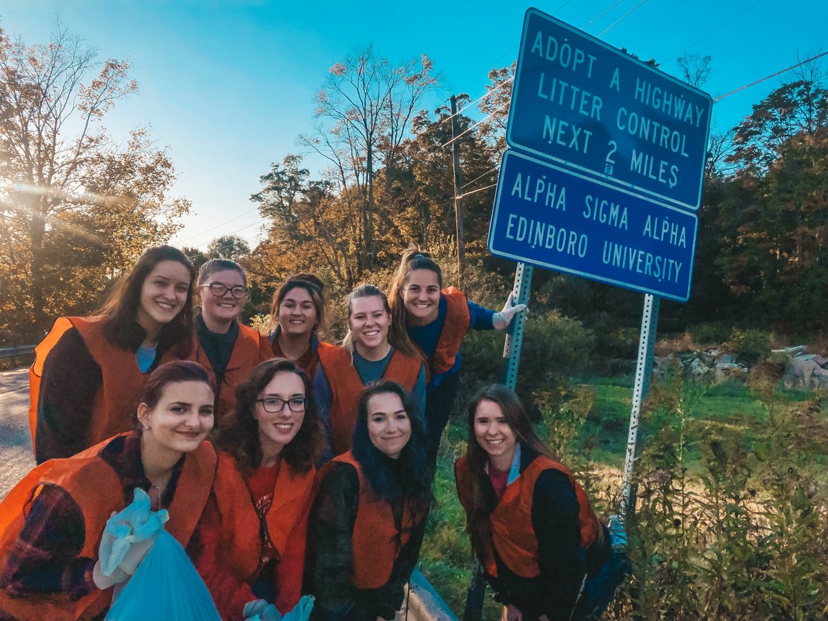 PennWedinboro's tweet photo. Starting off Homecoming 2019 at Edinboro University with a little community service. Members of @ASAedinboro donated their time to highway cleanup with #DOTDays. Service and philanthropy go hand in hand with to Edinboro Greek Life. #GoBoro #BoroHoco2019 https://t.co/jCUfASp9kd