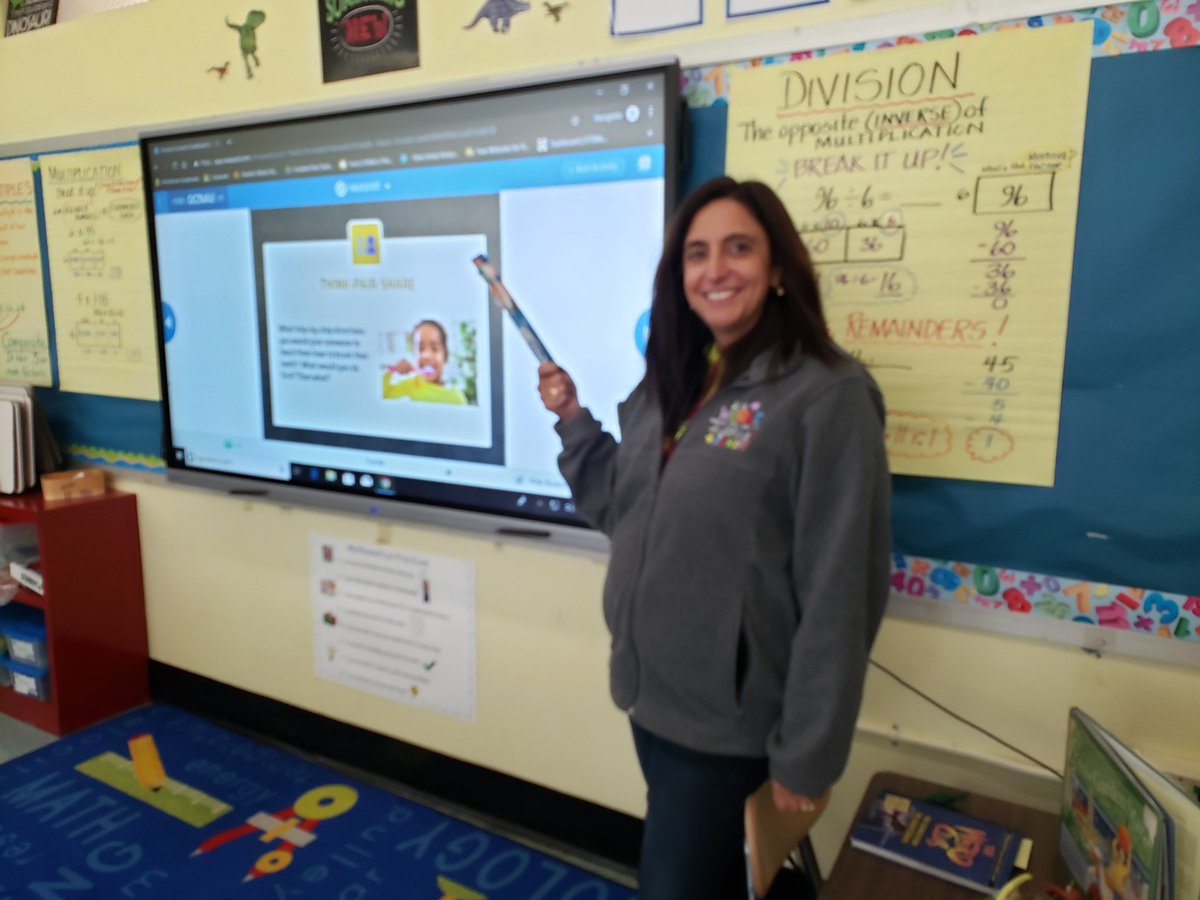 Thank you, @EdTechInHeels, for an awesome lesson on coding.  #MTPSPride #mvsgriffins #FutureReadyNJ