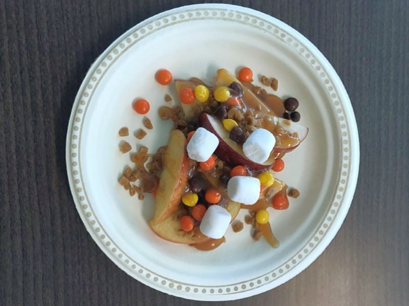 l_lathem's tweet photo. Heading into the long weekend thankful for Apple Poutine Treats at @CalianGroup! 🍎🍫😛 #LifeAtCalian #Thanksgiving #FallThings https://t.co/Q4DBf2jMwA