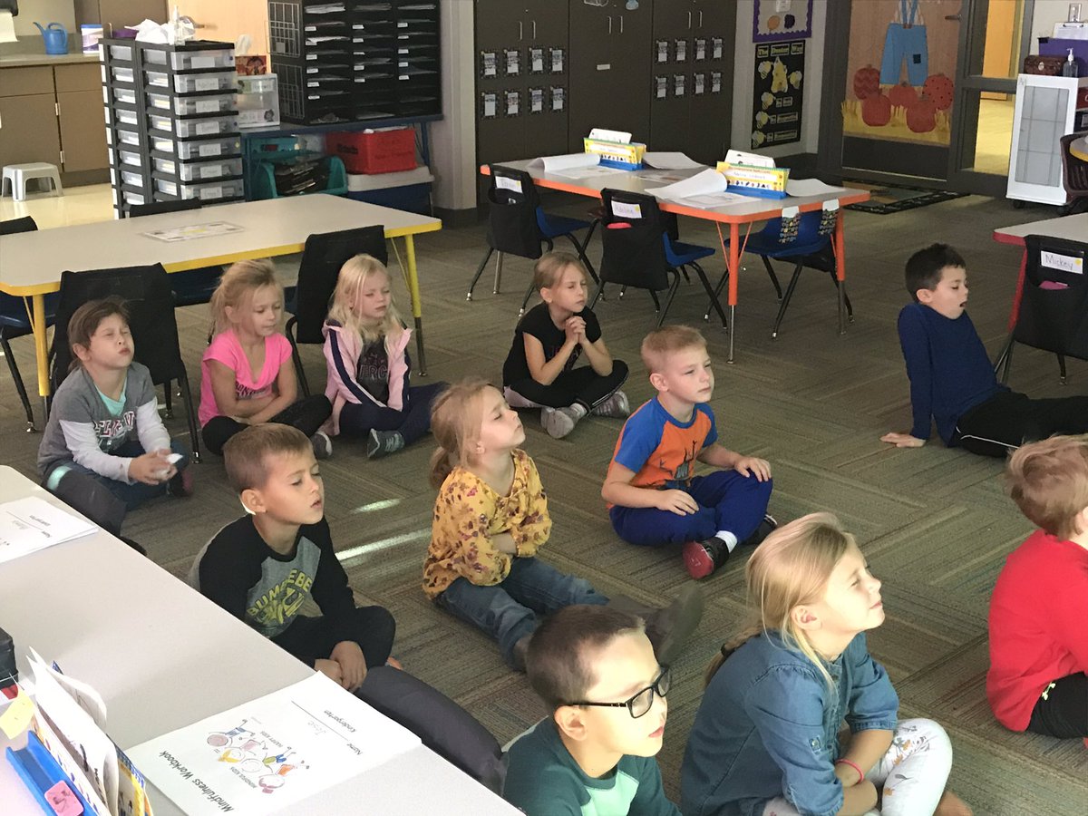 SO to @NannybugNelson for working with her Kindergarten class on positive mindset and concentration. #HoldregeDusters #thedusterway