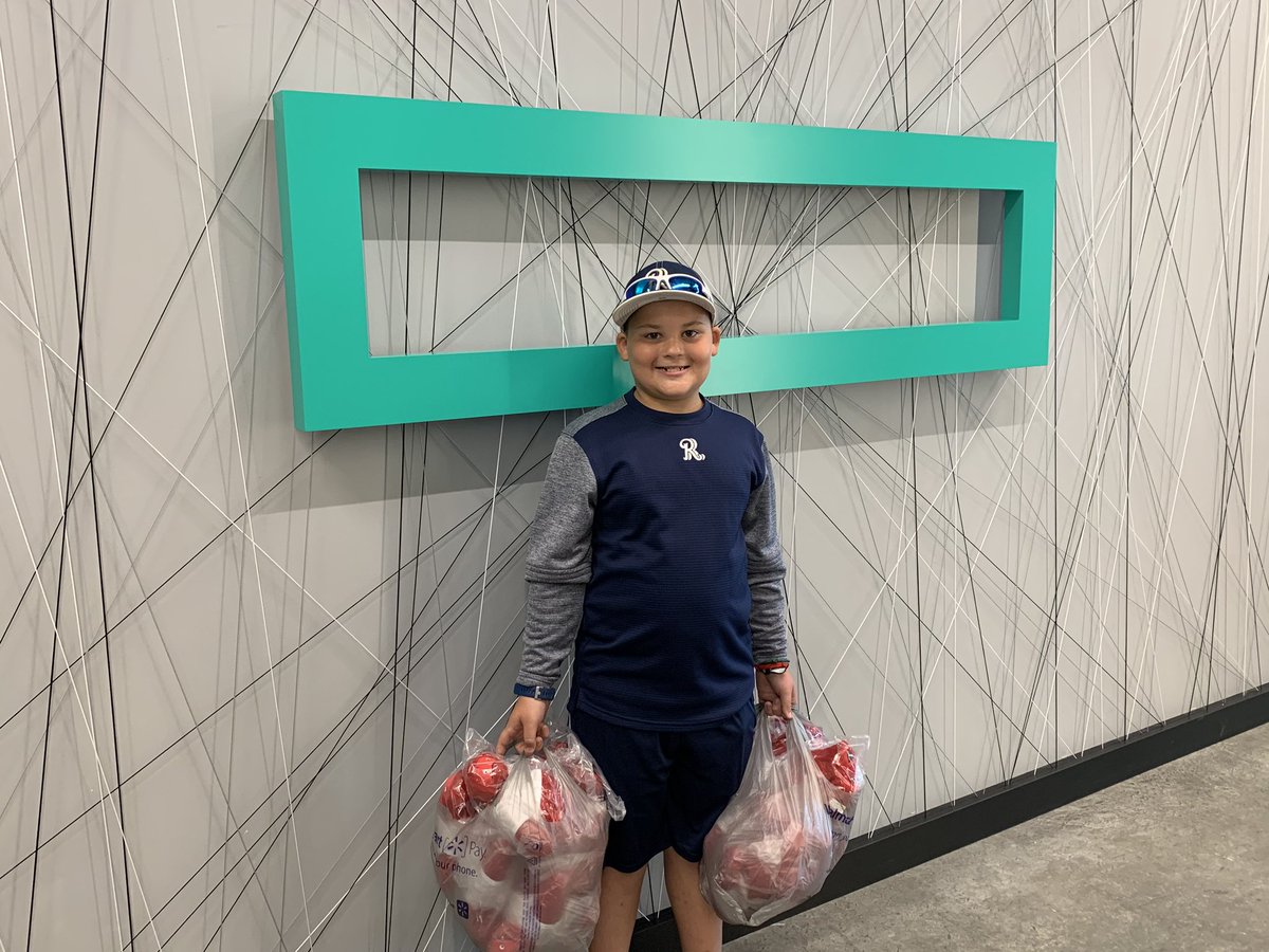 laurasmackey's tweet photo. I have a helper today so I can ship more of the #ITmonster. #wearehpe 💚@Tha_Big_B they are otw to you! https://t.co/giO1fRxCLH