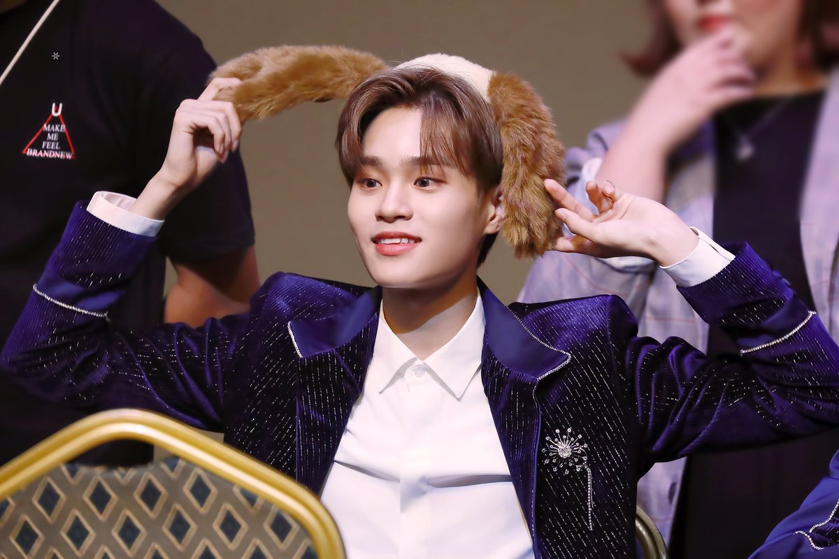 Snowflake_0129's tweet photo. 191011 #AB6IX #에이비식스 #이대휘 #대휘 #Leedaehwi https://t.co/qyncy35P9X