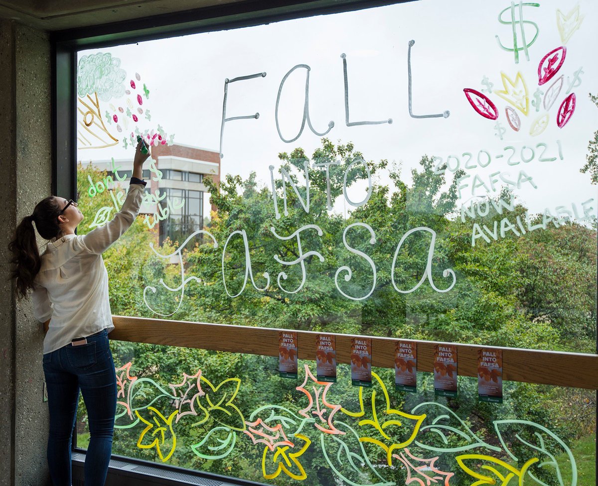 The 2020-2021 FAFSA is available right now! If you’re interested in applying for financial aid, don’t delay, fill out the application as soon as possible! If you have questions, contact Scholarships and Financial Aid at finaid@uwp.edu or via phone at 262-595-2574. #uwparkside